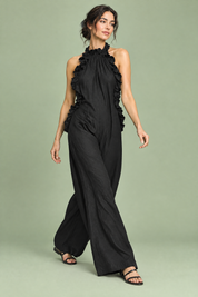 Robe longue noire à volants et encolure américaine | Vue en mouvement | Lounelle Paris