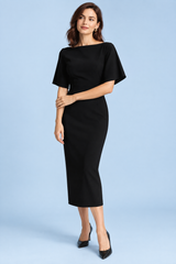 Vestido midi preto justo com decote barco e manga curta