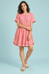 Blusa cor-de-rosa oversized com botões à frente