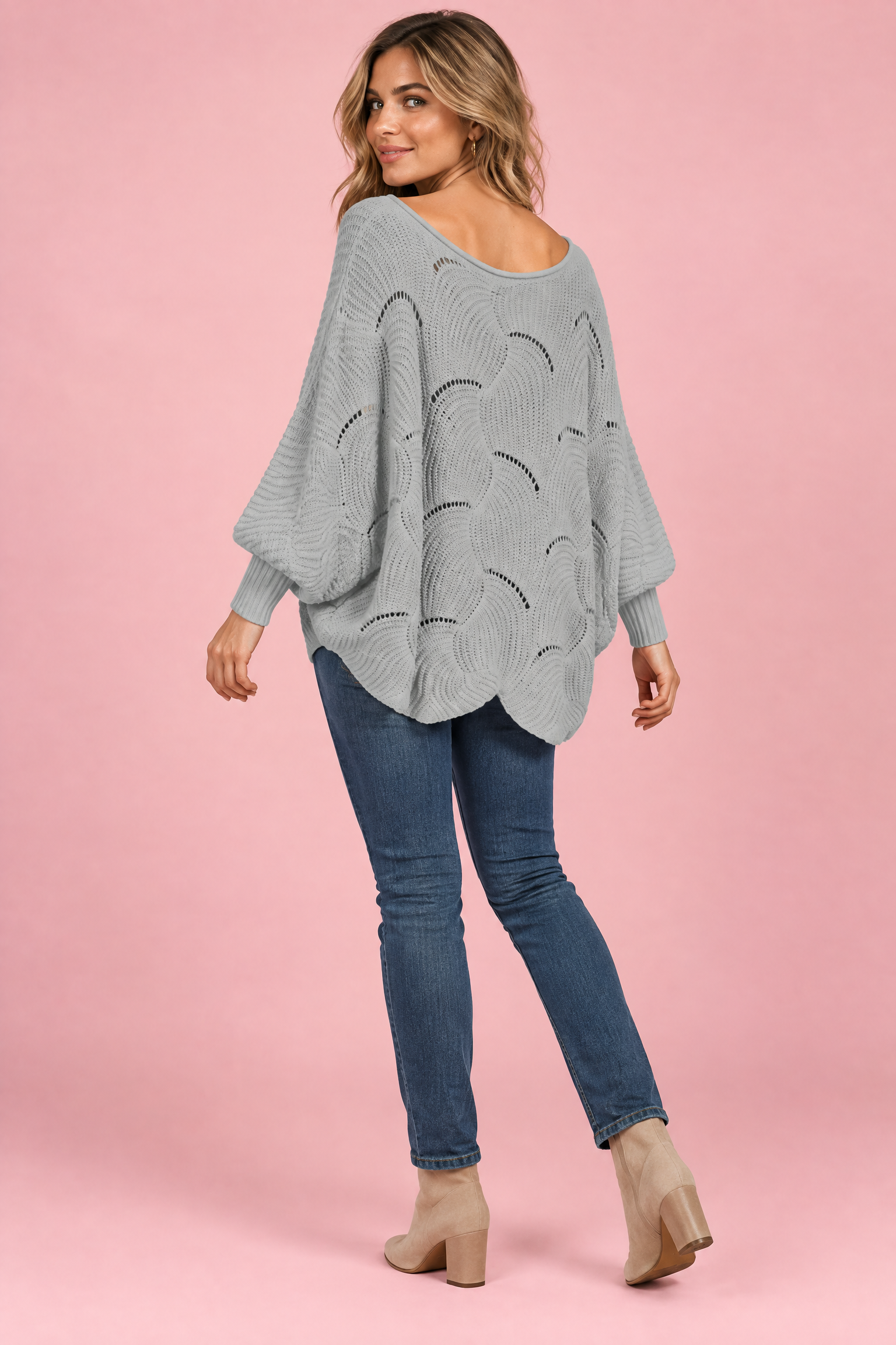 Pull gris oversize ajouré à col bateau | Vue de dos | Lounelle Paris