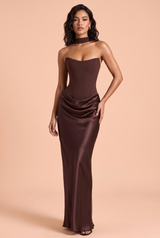 Vestido maxi castanho sem alças tipo espartilho
