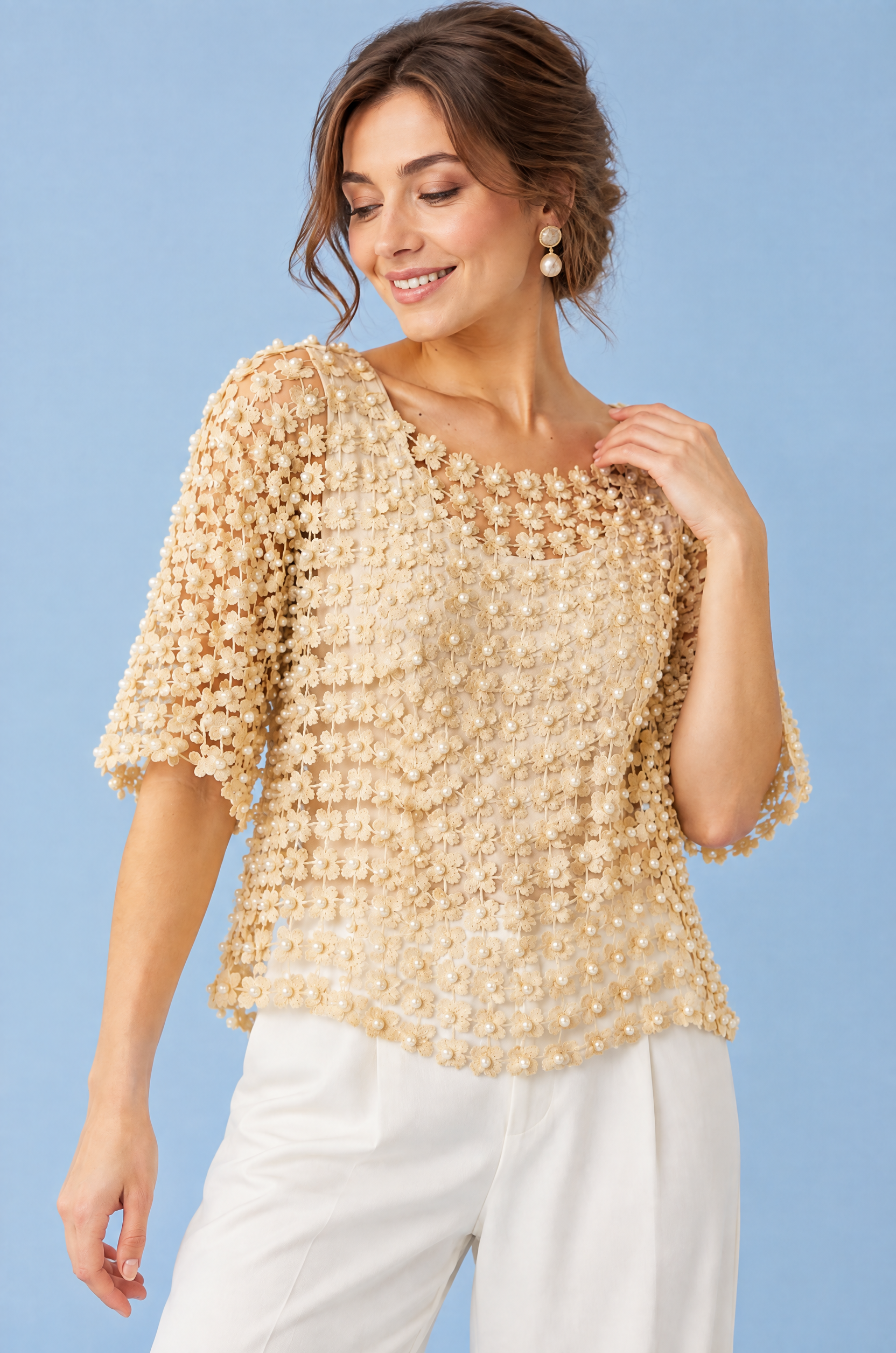 Top beige brodé et perlé | Vue rapprochée | Lounelle Paris