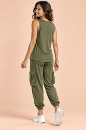 Ensemble deux pièces fluide avec débardeur et pantalon – vert olive | Vue de dos | Lounelle Paris