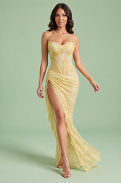 Robe longue bustier en dentelle froncée jaune pâle | Vue en mouvement | Lounelle Paris