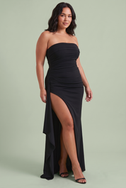 Robe longue noire froncée à fente asymétrique | Porté sur une autre silhouette | Lounelle Paris