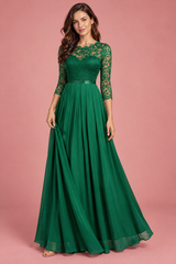 Vestido comprido verde com painel de renda