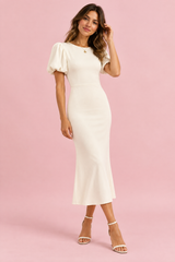 Vestido midi branco sujo com mangas balão