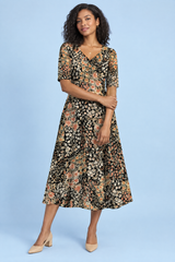 Vestido maxi preto com decote em V