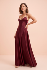 Vestido comprido de cetim com decote em V Borgonha