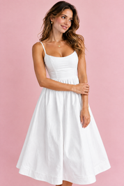 Robe midi blanche plissée évasée | Vue rapprochée | Lounelle Paris