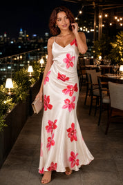 Robe beige bretelles fleurie | Deuxième photo lifestyle | Lounelle Paris