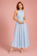 Vestido longo fluido com cintura drapeada
