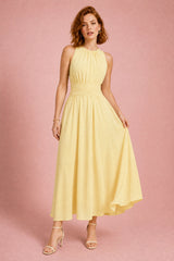 Vestido longo fluido com cintura drapeada