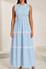 Robe longue rayée smockée