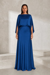 Robe longue satinée encolure bateau