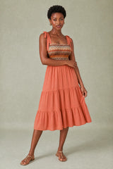 Vestido midi de alças smock