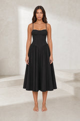 Robe midi à fines bretelles encolure droite