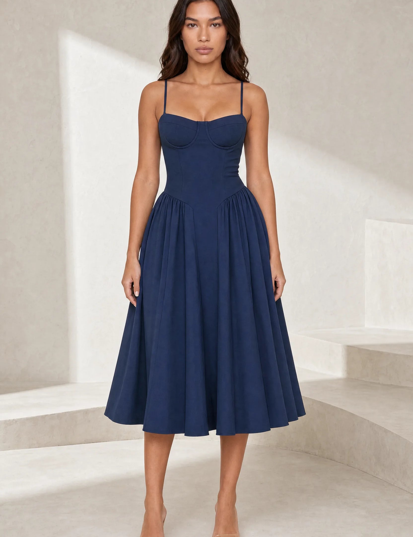 Robe midi à fines bretelles encolure droite | Lounelle Paris