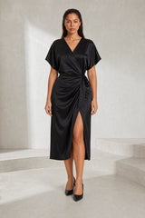 Vestido midi envelope com decote em V