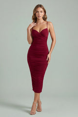 Vestido justo de costas nuas