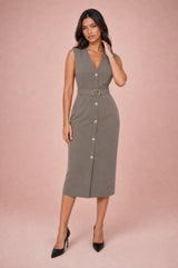 Vestido preto de decote em V com cinto