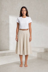 Short beige taille haute ceinturé