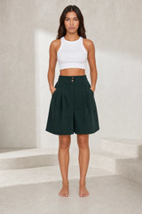 Short plissé taille haute
