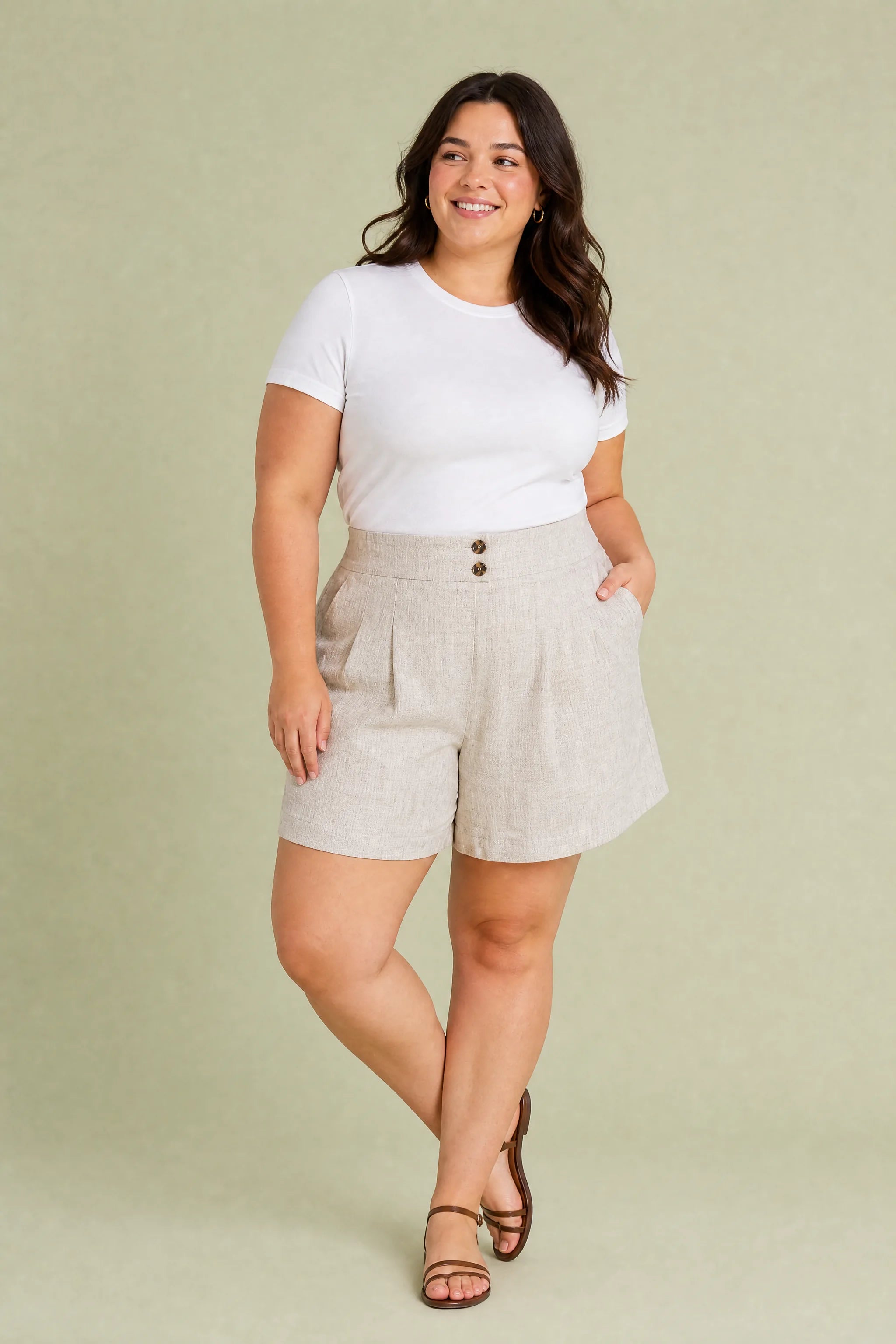 Short taille haute coupe ample | Porté sur une silhouette plus ronde | Lounelle Paris