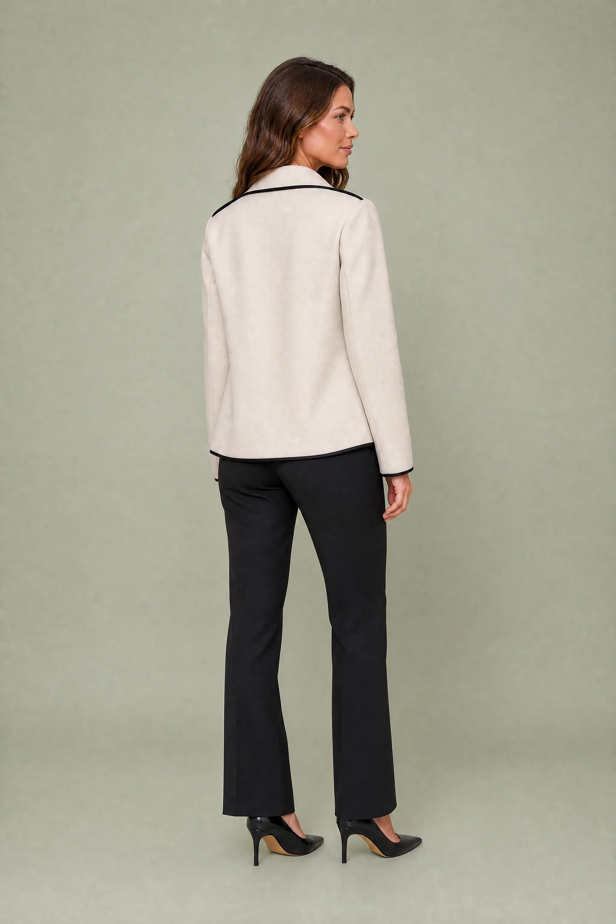 Veste beige à double boutonnage | Vue de dos | Lounelle Paris